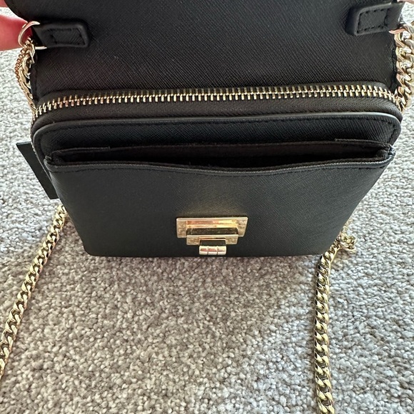 Danier Leather small crossbody - Picture 5 of 7